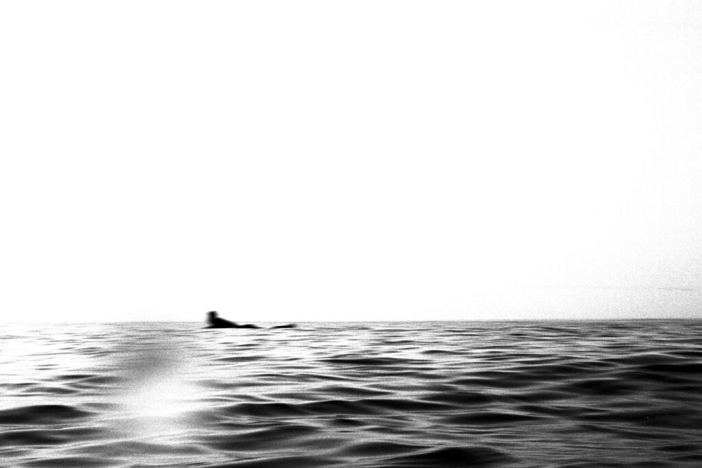 Tirage argentique "Solitude Aquatique", photographie noir et blanc Nikonos V, édition limitée à 10 exemplaires
